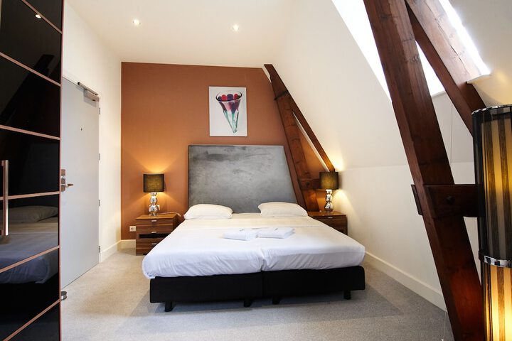 Room 6 of 31