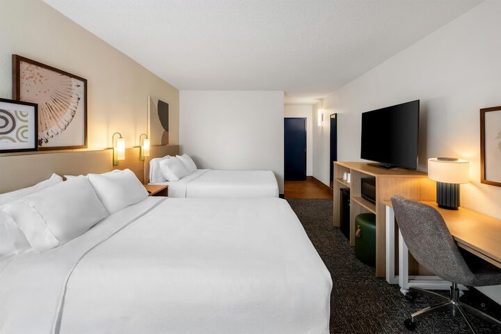 Room 32 of 59