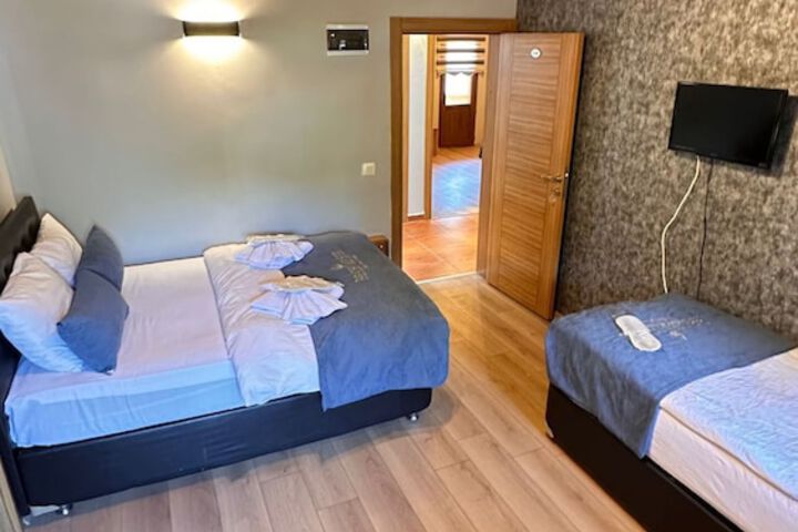 Room 2 of 16