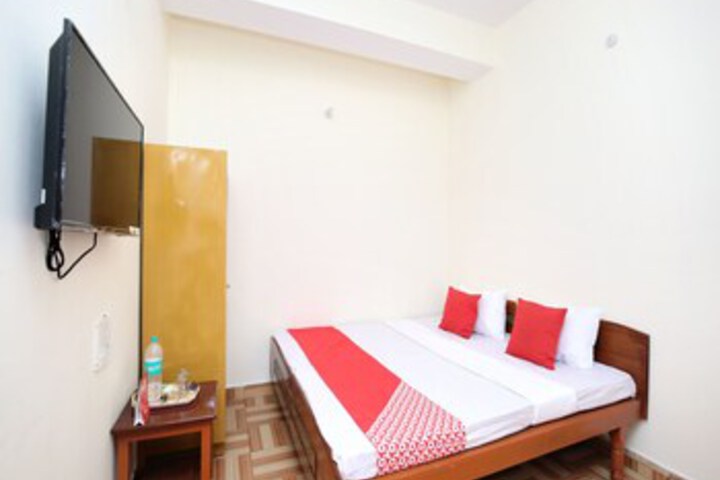 OYO 13725 Home 1RK Pine Forest View Bharari