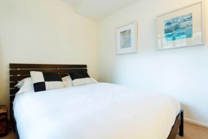 Room 15 of 16
