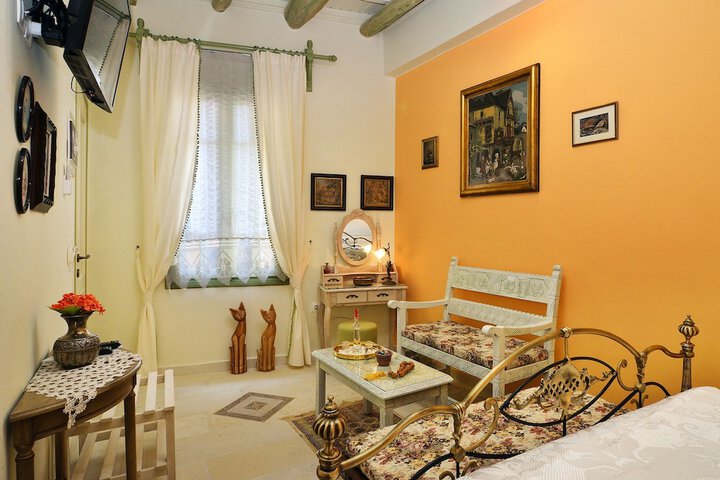 Room 8 of 34
