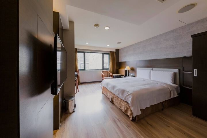 Room 13 of 24