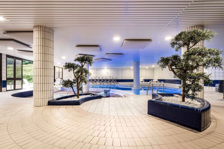 Hotel Pool