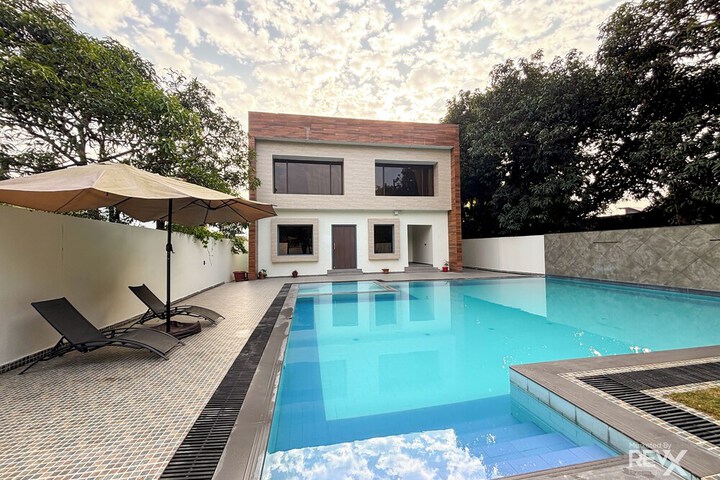 Pool 95 of 111