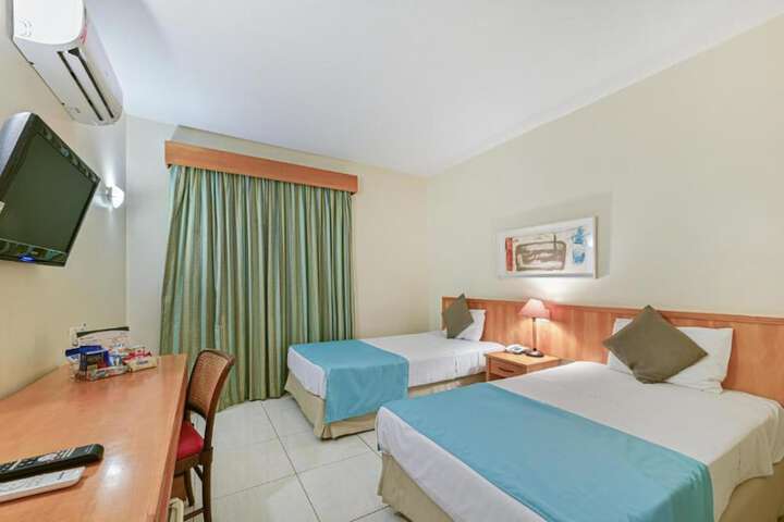 Room 11 of 34