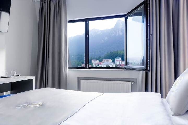 Room 21 of 38