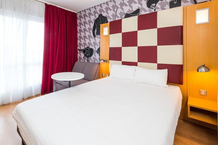 Room 10 of 72