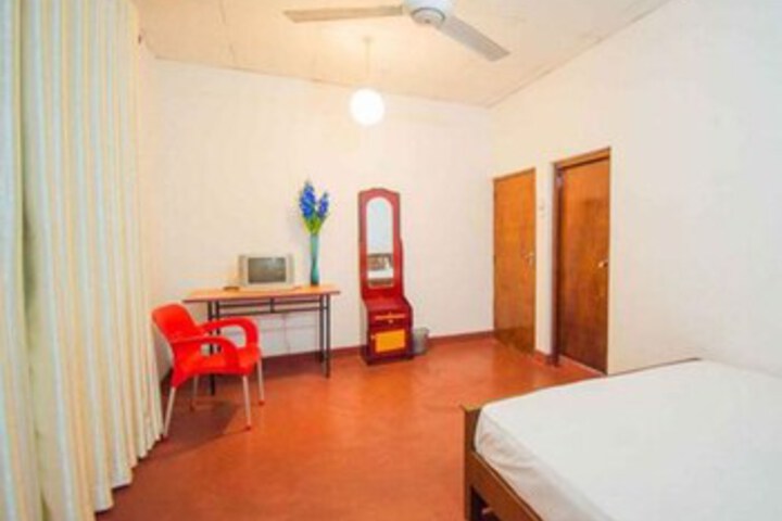 Room 13 of 22