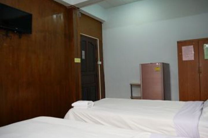 Room 12 of 20