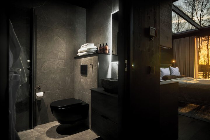 Room 16 of 42