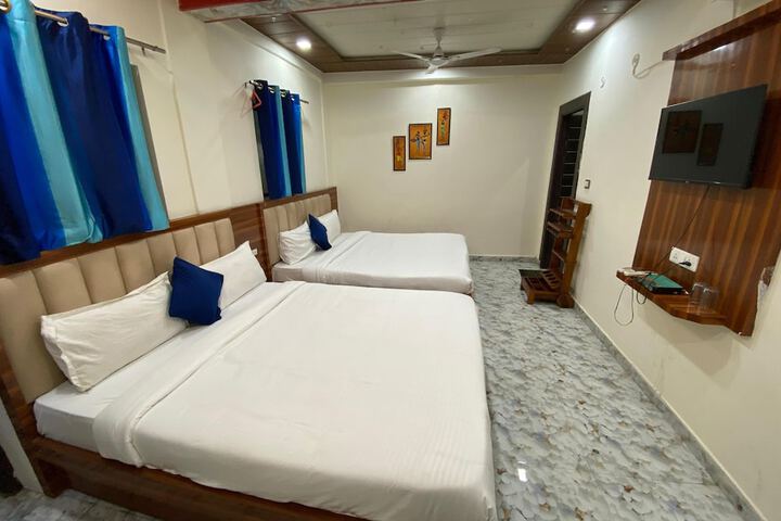 Room 10 of 27