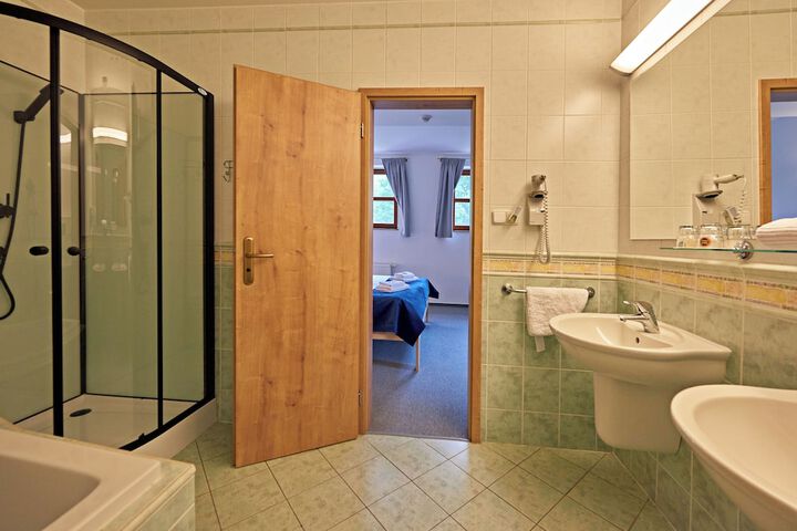 Room 53 of 91
