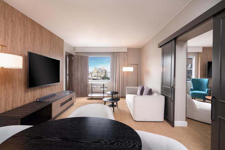 Room 45 of 116