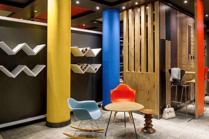 Entrance & Lobby