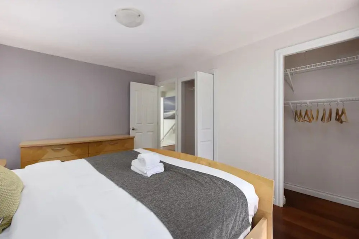 Room 4 of 21