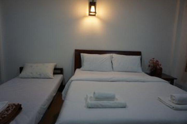 Room 17 of 27