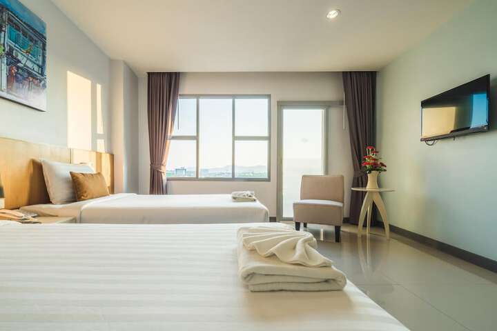 Room 27 of 46