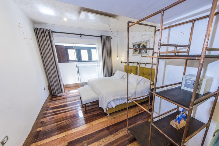 Room 15 of 74