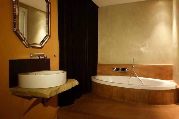 Room 19 of 42