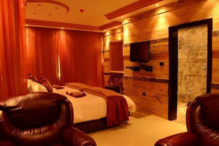 Room 11 of 21