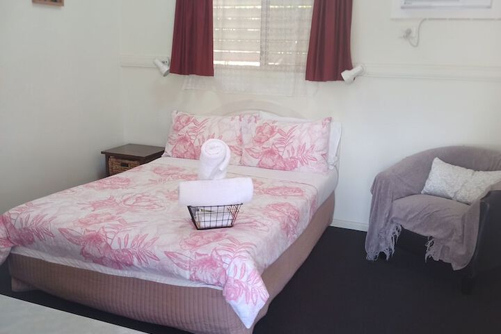 Room 6 of 35