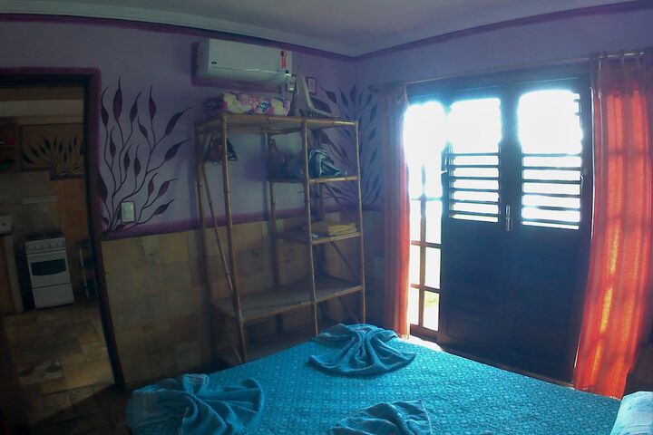 Room 9 of 122