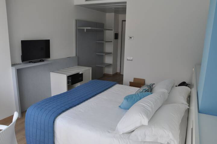 Room 9 of 63