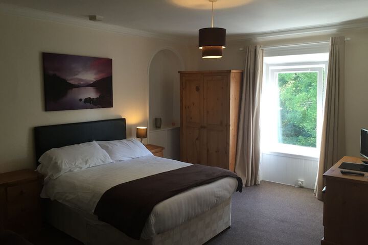 Room 3 of 32