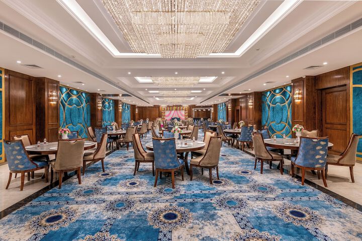Ballroom/Hall 48 of 55