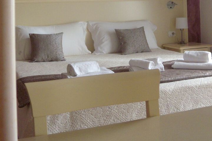 Room 15 of 25