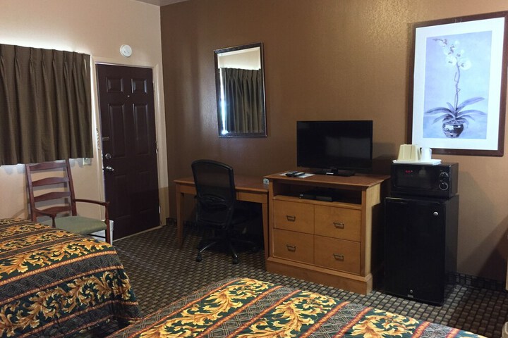 Room 9 of 24