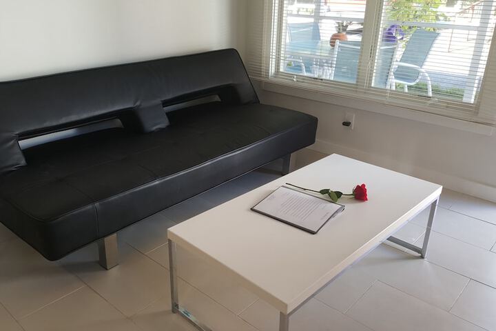 Room 3 of 44