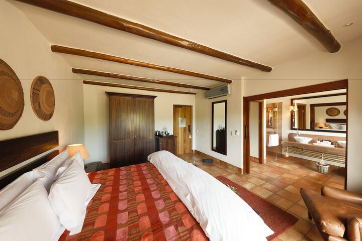 Room 4 of 61