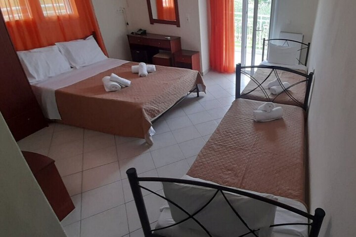 Room 15 of 34