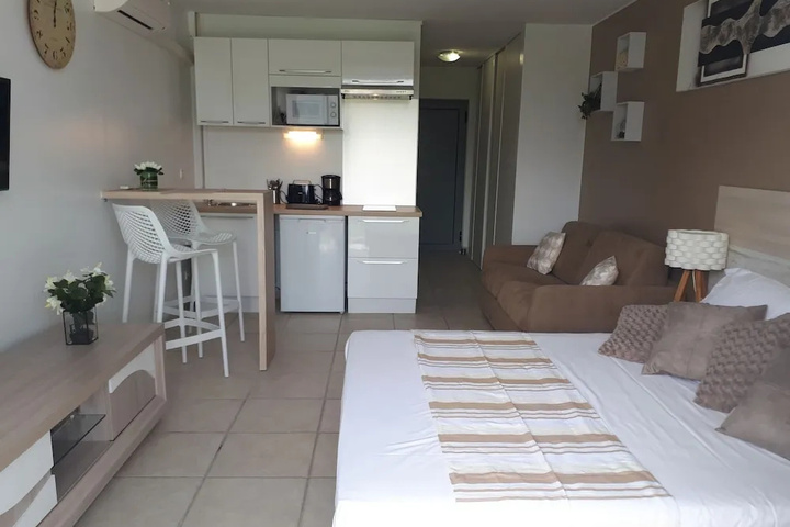 Room 6 of 23