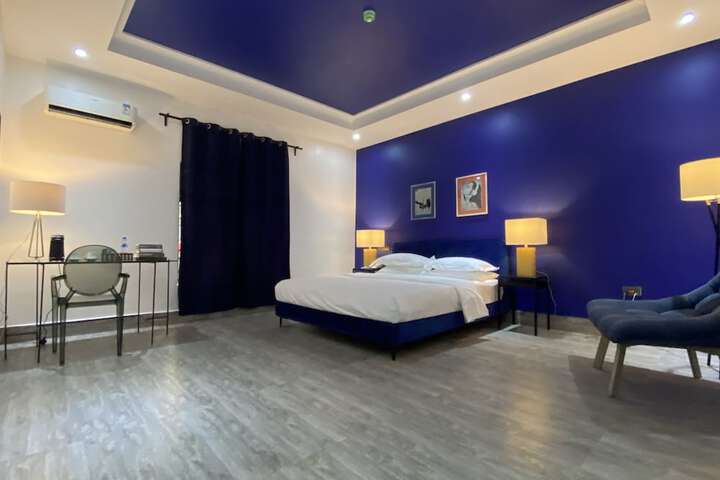 Room 15 of 68