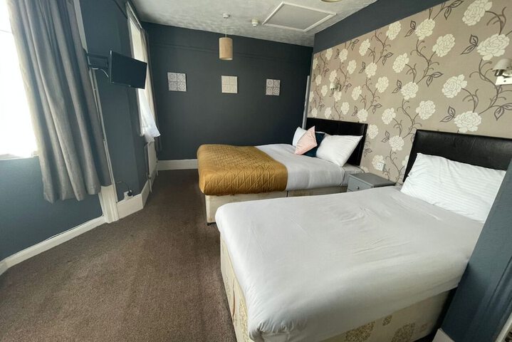 Room 13 of 74