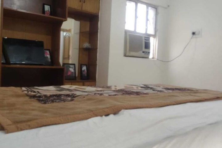 Room 4 of 5