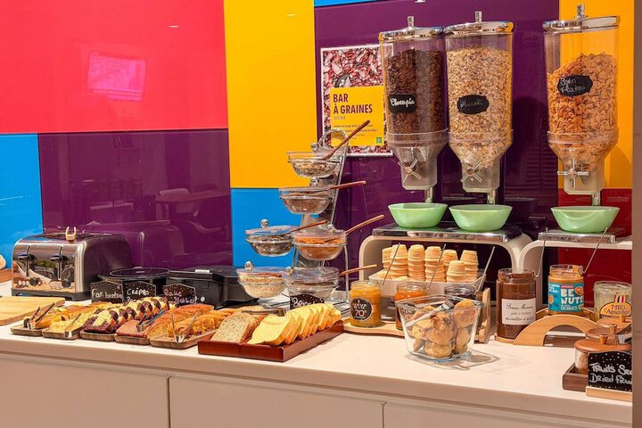 Breakfast/Coffee Service 84 of 125