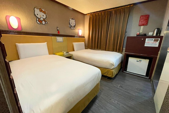Room 25 of 48