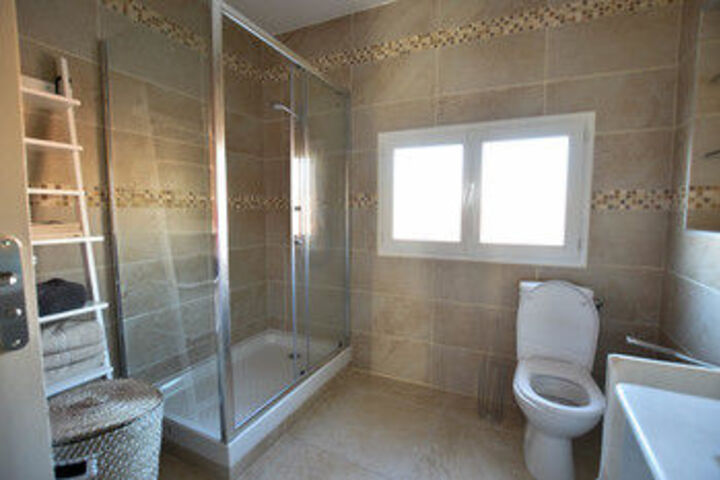 Room 2 of 17