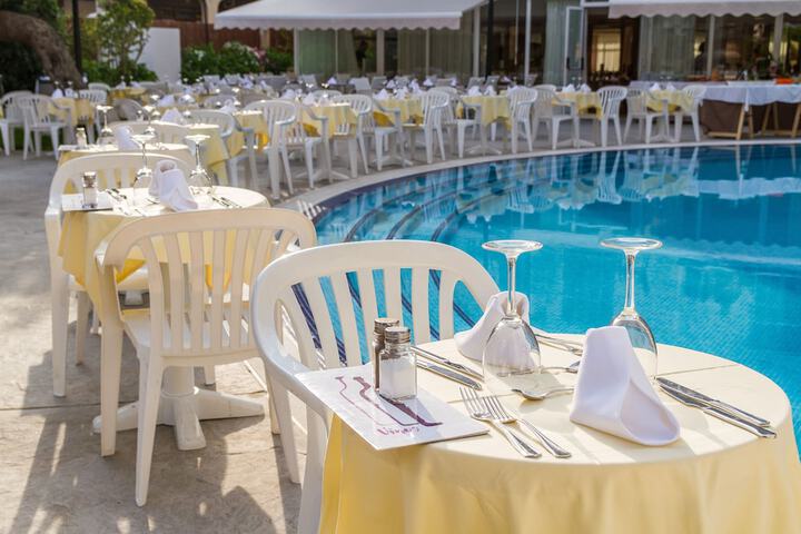 Hotel Pool