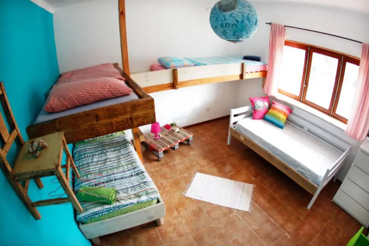 Room 6 of 13