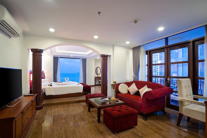 Room 53 of 189