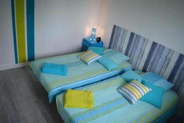 Room 6 of 25