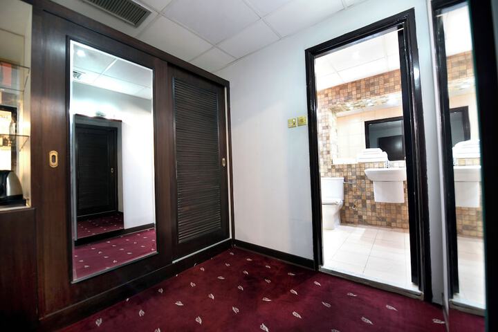 Room 14 of 24