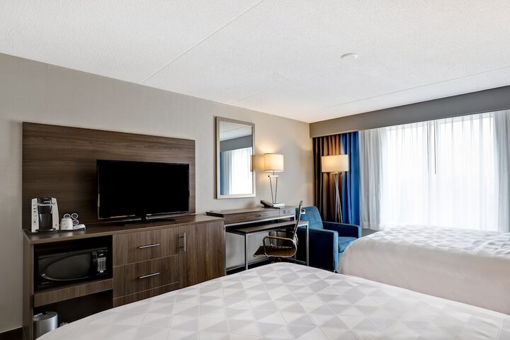 2 Queen Beds (9 of 13)
