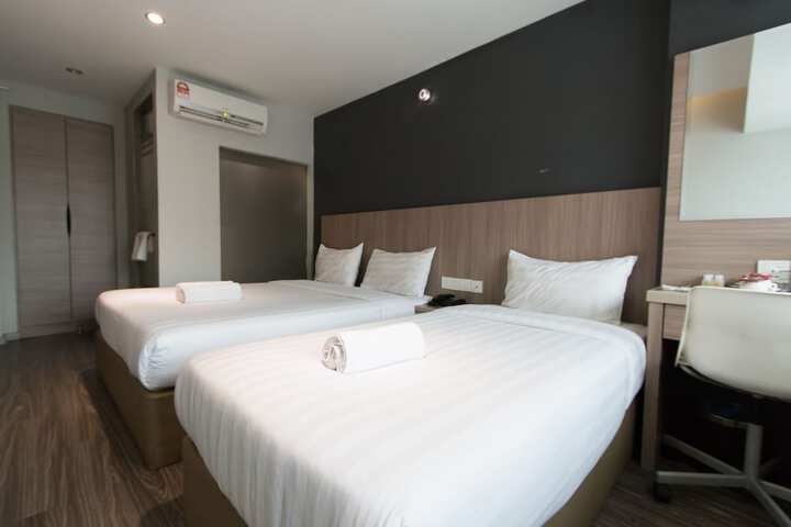 Room 13 of 43