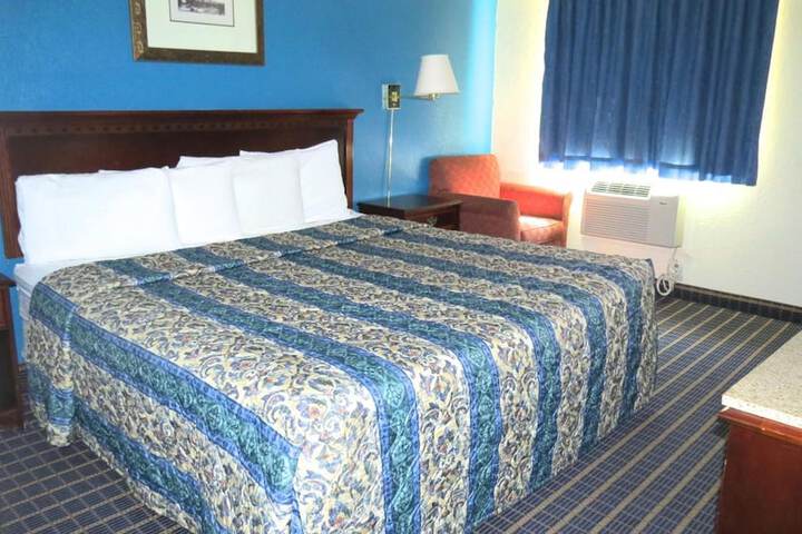 Room 6 of 21